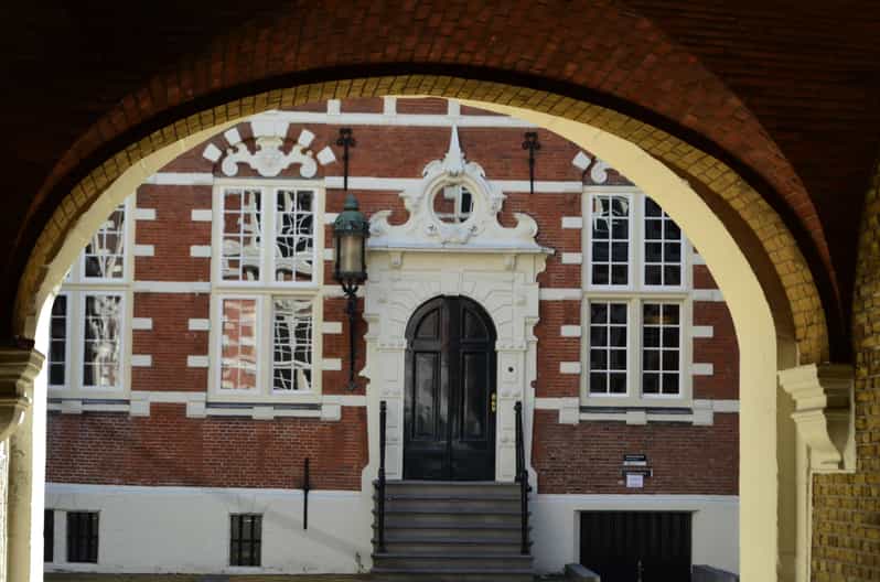 Amsterdam: Financial History Tour - Logistics and Accessibility