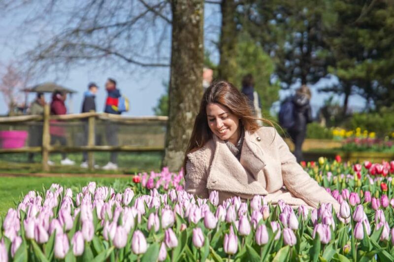 Amsterdam: Flower Parade Grandstand + Keukenhof Gardens Tour - Exploring Keukenhof Gardens at Your Leisure