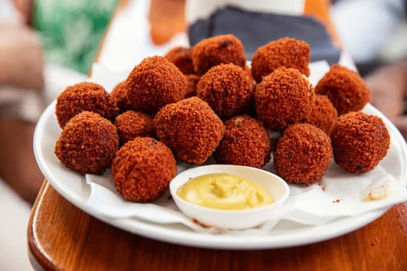 Amsterdam: Food and Canal Tour - The Private Canal Boat Experience