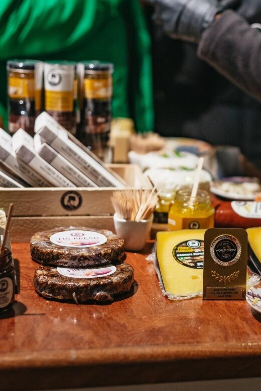 Amsterdam: Food and Culture Walking Tour with Tastings - Exploring Amsterdam’s Historic Landmarks on Foot