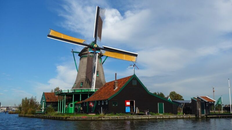 Amsterdam: Giethoorn Tour with Canal Cruise and Windmills - Zaanse Schans: Windmills, Cheeses, and Clogs