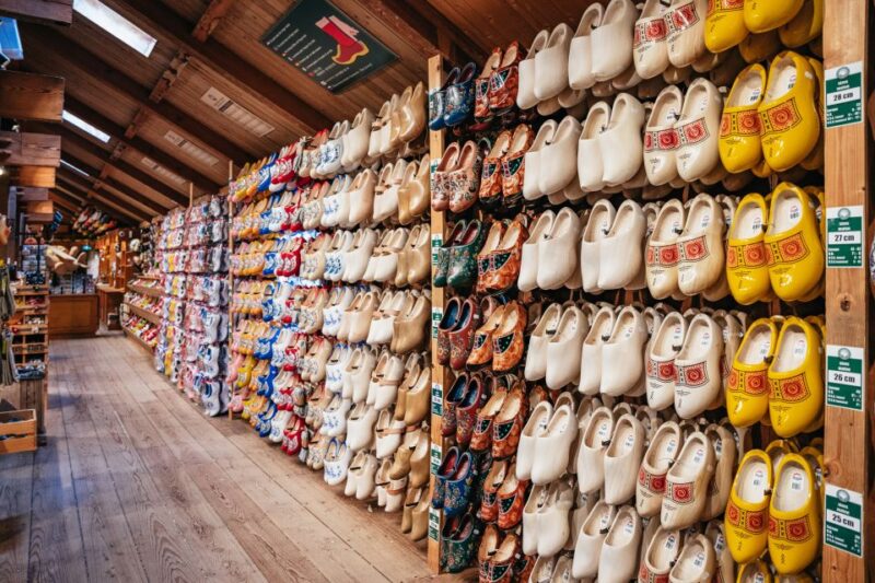 Amsterdam: Giethoorn, Volendam, and Zaanse Schans Tour - Starting Point and Transportation Details