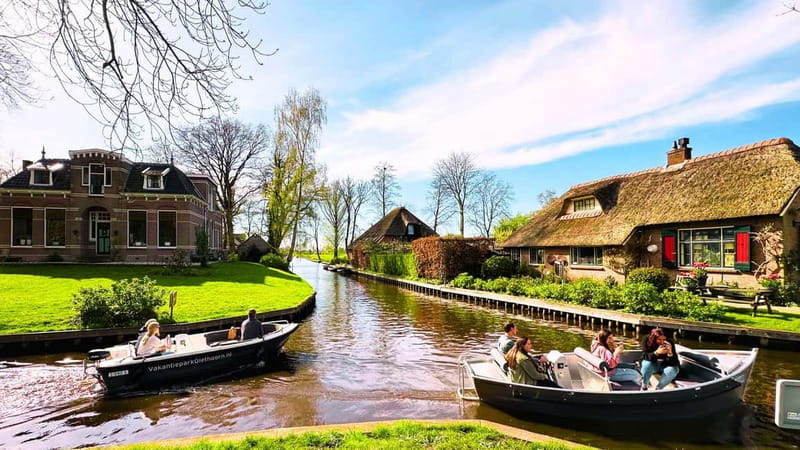 Amsterdam: Giethoorn & Zaanse Schans Small Group Day Trip - Practical Details: What’s Included and What to Bring