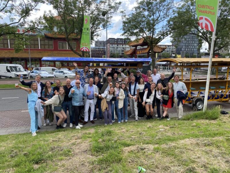 Amsterdam: Guided Beer Bike or Prosecco Bike Tour - The Role of the Guide and Onboard Entertainment