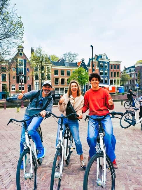 Amsterdam: Guided bike tour in French off the beaten track - Frequently Asked Questions