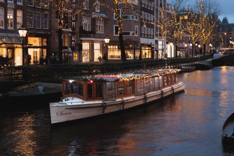 Amsterdam: Heated Canal Cruise with Unlimited Drinks & Bite - Key Points