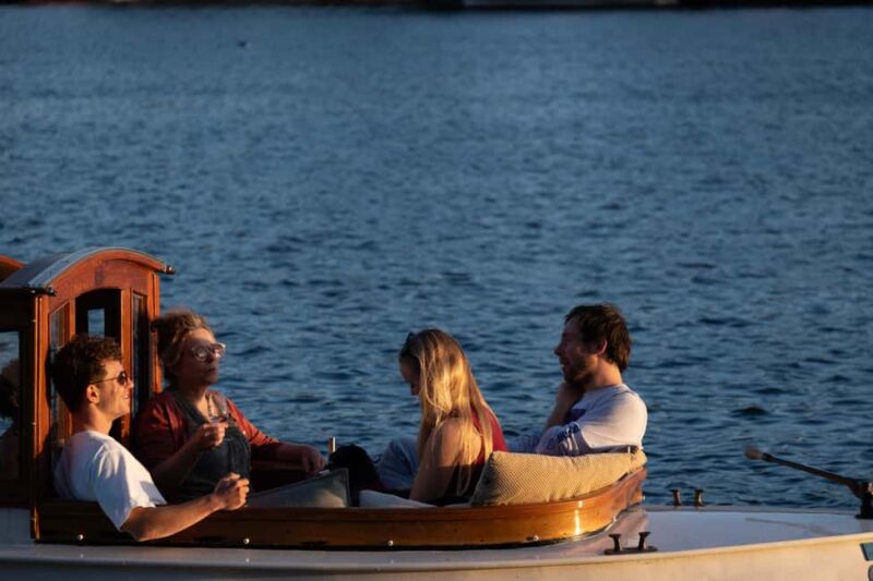 Amsterdam: Hidden Gems Canal Cruise - Starting Points at Brouwersgracht and Amsterdam-Centrum