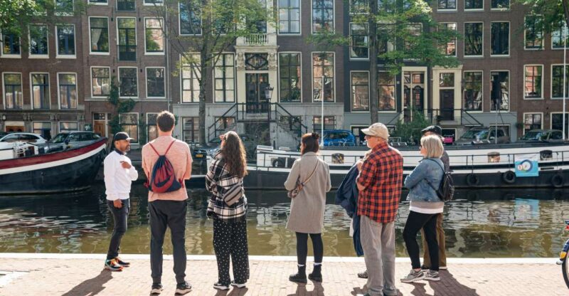 Amsterdam: Highlights & History Walking Tour - Visiting the Old Town and Dam Square