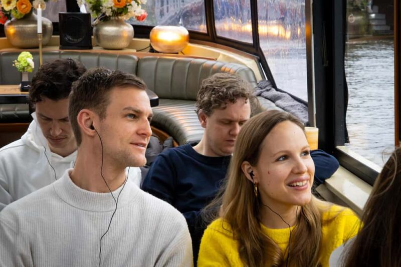 Amsterdam: Historic Virtual Reality Luxury Boat Tour - Key Points
