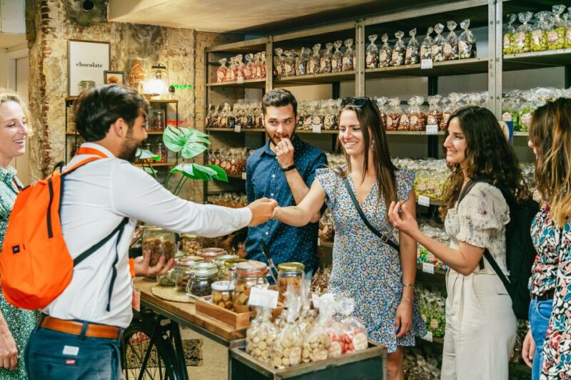 Amsterdam: Historical Highlights Walking Tour with Tasting - Key Points