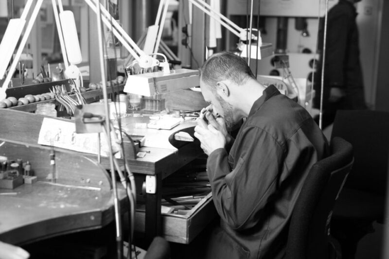 Amsterdam: Jewish Museum & Gassan Diamonds - Gassan Diamonds: Crafting Sparkle with Guided Tours and Champagne