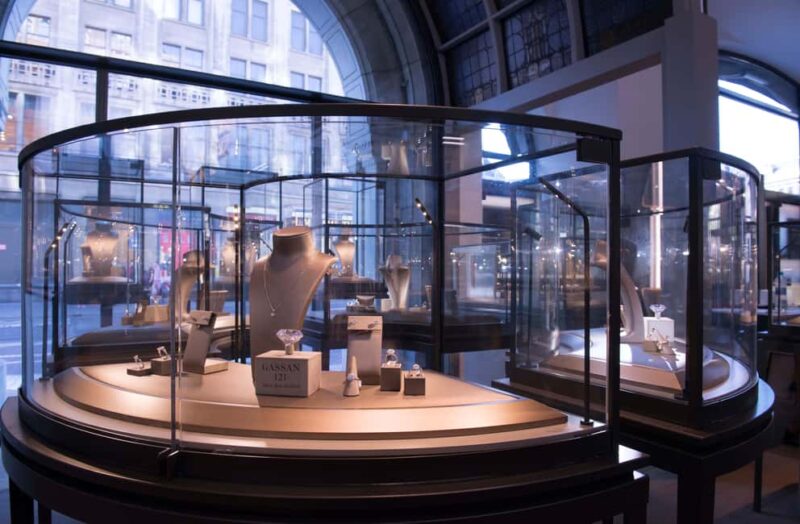 Amsterdam: Jewish Quarter Walking Tour - Stories of Suffering and Resistance During WWII