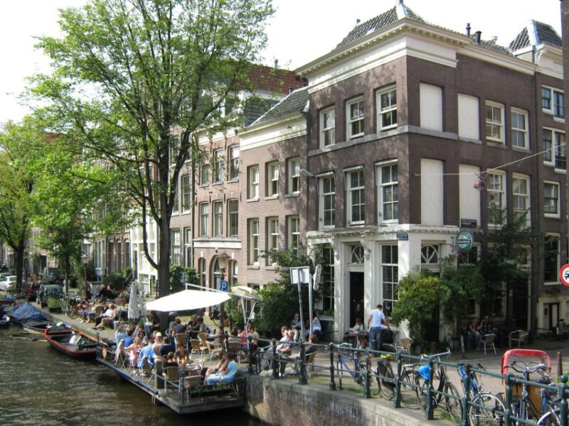 Amsterdam: Jordaan Area Private Walking Tour - Logistics: Meeting Point and Group Size