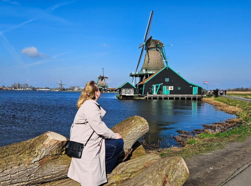 Amsterdam: Keukenhof and Zaanse Schans Live Guided Day Tour - Exploring the World-Famous Keukenhof Gardens