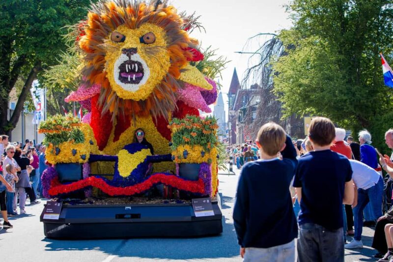 Amsterdam: Keukenhof Guided Tour and Flower Parade April 18 - Who Will Appreciate This Tour