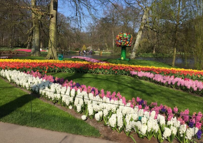 Amsterdam: Keukenhof Tulip Garden and Giethoorn Experience - Exploring Keukenhof: The Flower Capital of Holland
