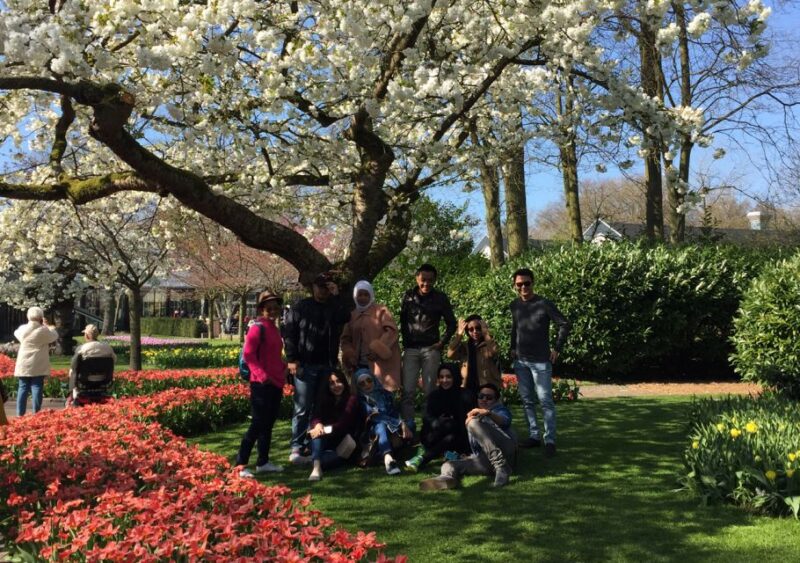 Amsterdam: Keukenhof Tulip Garden and Giethoorn Experience - Additional Inclusions and Practical Tips