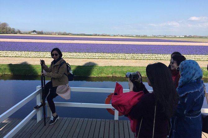 Amsterdam: Keukenhof Tulip Gardens and Giethoorn with Boat Tour - Tour Reviews: Scores and Common Themes