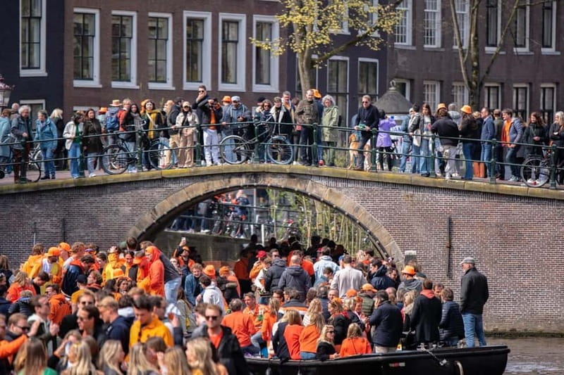 Amsterdam: Kings Day Boat Party with Unlimited Drinks - The Canals of Amsterdam: 1.5-Hour Sightseeing Cruise