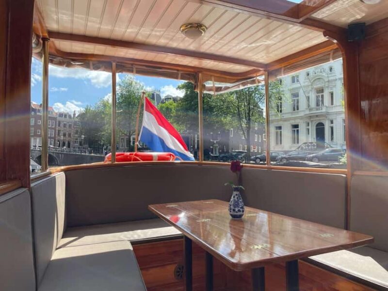 Amsterdam: King's Day Party Cruise with Open Bar & Music - The Party Atmosphere and Music Selection