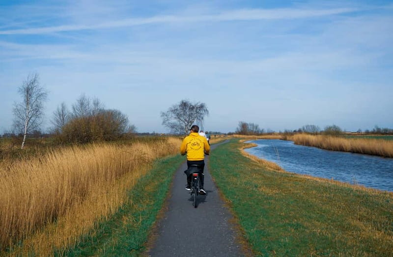 Amsterdam: Leisurely Windmill & Countryside Bike Ride - Who Should Choose This Tour?