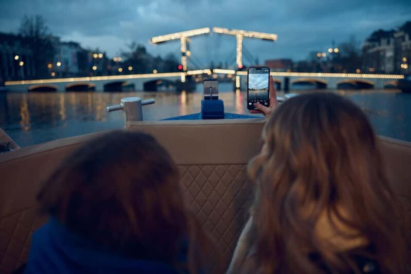 Amsterdam: Light Festival Boat with Unlimited Drinks & Snack - Comparing Similar Light Festival Tours in Amsterdam