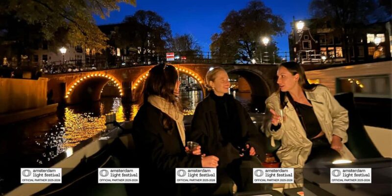 Amsterdam: Light Festival Boat+Unlimit.Drinks & Snack Option - Exploring the Amsterdam Light Festival Artworks