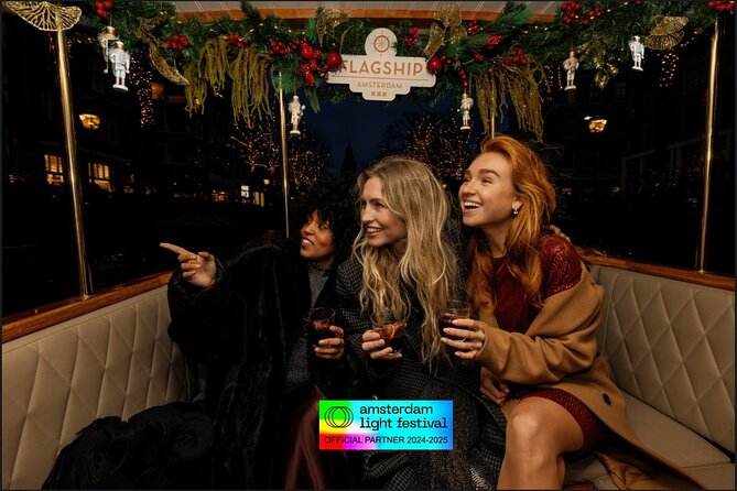 Amsterdam Light Festival: Canal Cruise Covered Saloon Boat - Group Size and Atmosphere