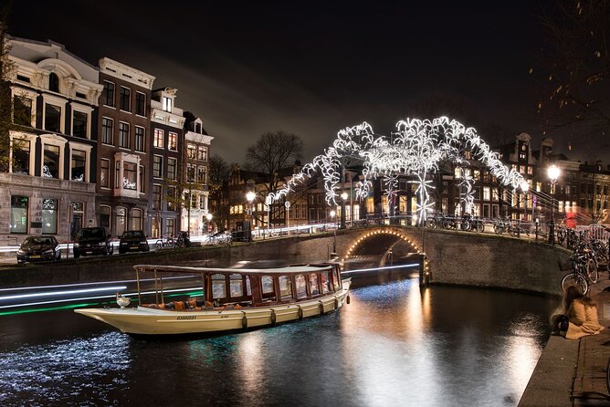 Amsterdam Light Festival: Canal Cruise Luxury Boat All-In Option - The Experience of the Luxury Covered Boat