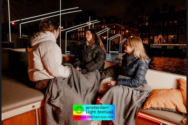 Amsterdam: Light Festival Cruise + Drinks & Snack option - Drinks and Snacks: Standard vs. Upgrade Options