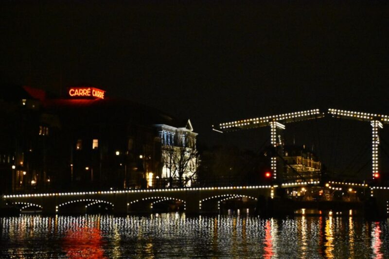 Amsterdam: Light Festival Cruise + Stroopwafel & Hot Choco - The Role of the Guides and Their Personalities
