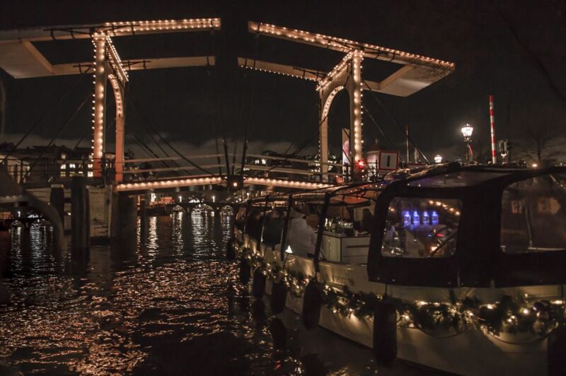 Amsterdam: Light Festival Cruise with Drinks and Snacks - Clear and Concise Review of the Experience