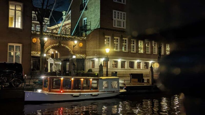 Amsterdam Light Festival Private Cruise incl. welcome drink - Experience the Magic of the Amsterdam Light Festival on a Private Cruise