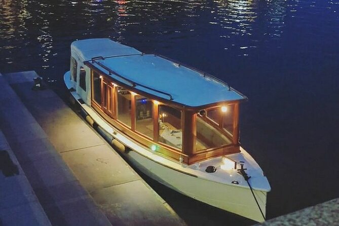 Amsterdam Light Festival Private Cruise With Welcome Drink - Why This Tour Stands Out During the Festival Season