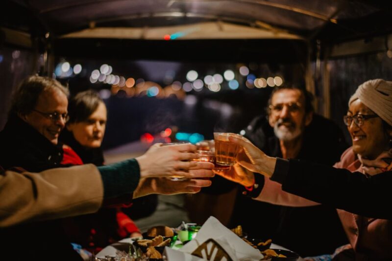 Amsterdam: Light Sculptures Small Boat Tour with Gluhwein - Highlights of the Light Art Installations in the Canal