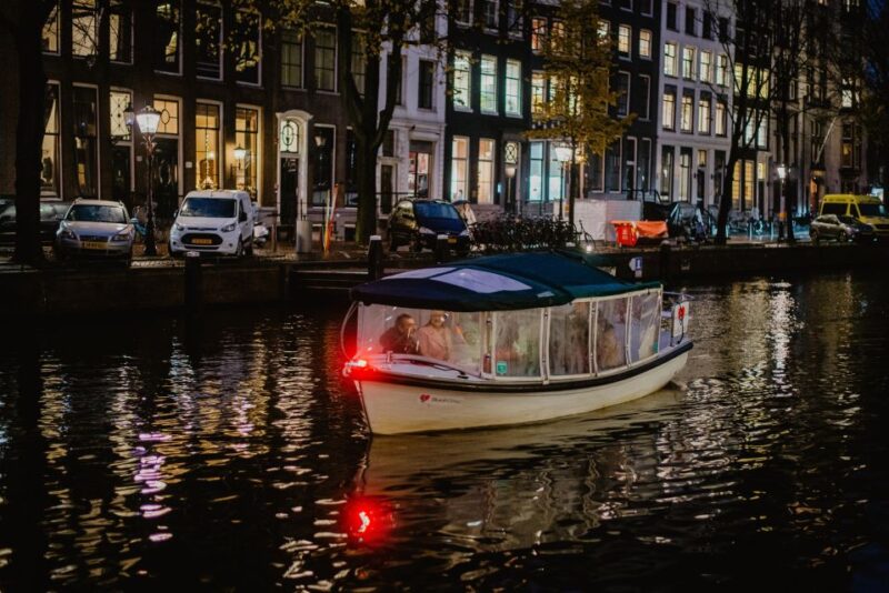 Amsterdam: Light Sculptures Small Boat Tour with Gluhwein - Cancellation Policy and Booking Flexibility