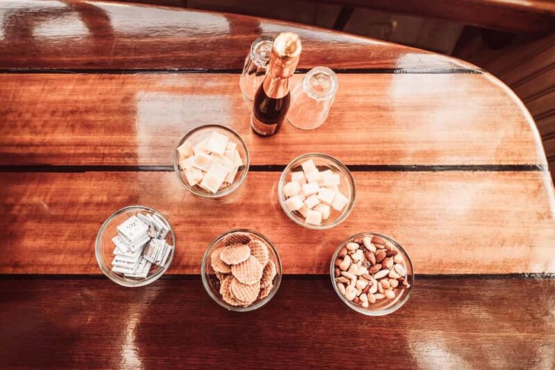 Amsterdam: Light Sculptures Small Boat Tour with Gluhwein - Comparing Similar Experiences in Amsterdam