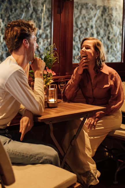 Amsterdam: Luxury Saloon Boat Cruise with Cocktails & Waffle - Key Points