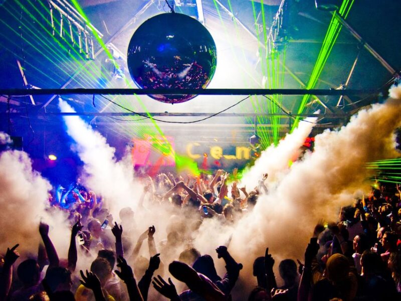 Amsterdam: Moco Museum & Nightclubs Admission Combo w/ Taxi - Using the Free Taxi Service for Easy Movement