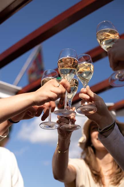 Amsterdam: Moët & Chandon Gourmet Dinner Cruise - The Route Through Amsterdam’s Illuminated Canals