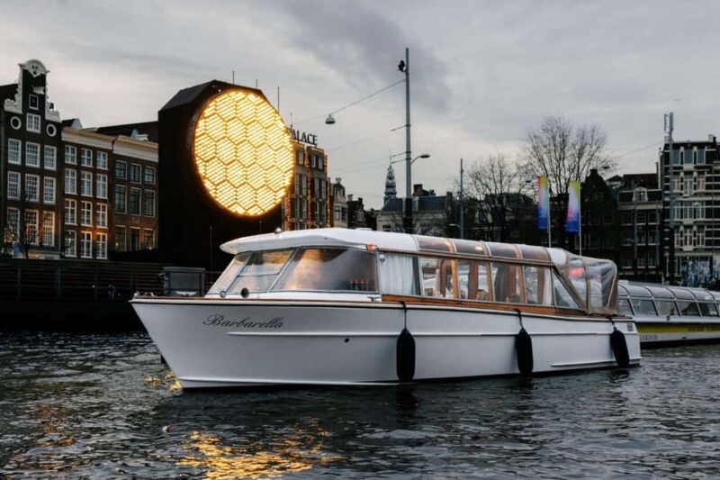 Amsterdam: New Year's Eve Champagne & Tapas Cruise - Accessibility and Multilingual Support