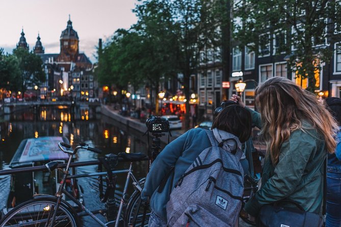 Amsterdam Night Photography Workshop with a Professional - Pacing, Group Size, and Participant Experience