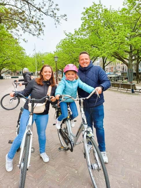 Amsterdam: Off the Beaten Path Bike Tour in French - Key Points