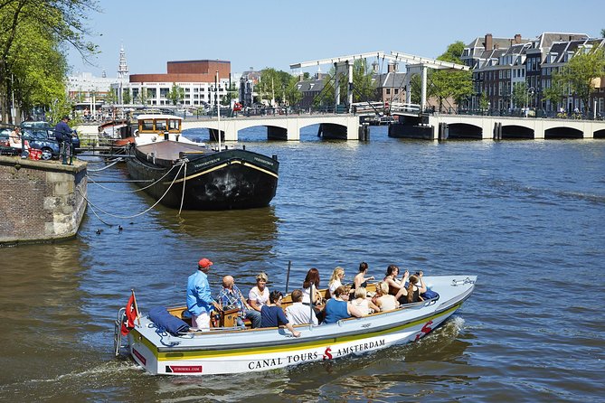 Amsterdam Open Boat Tour with Local Guide - Practical Details: Meeting Points and Accessibility