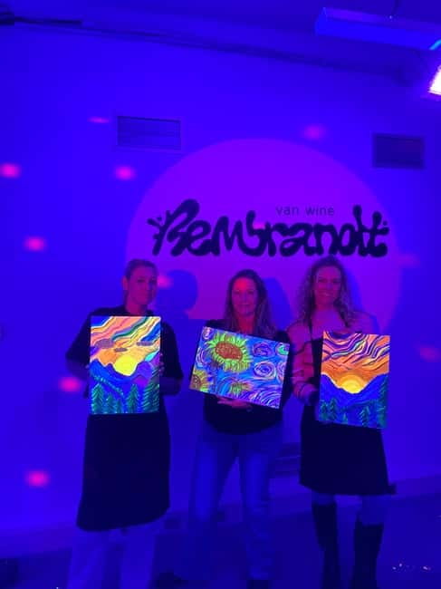 Amsterdam: Paint and Sip in the Dark at Rembrandt van Wine - Practical Tips for Attendees