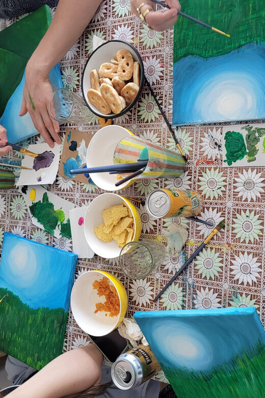 Amsterdam: Paint and Sip Workshop for (Bachelorette) Parties - How the Workshop Supports Celebrations and Group Bonding