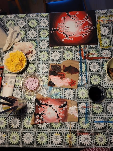 Amsterdam: Paint and Sip Workshop for (Bachelorette) Parties - Frequently Asked Questions