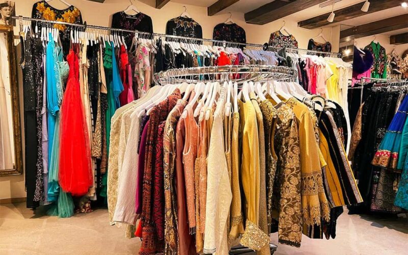 Amsterdam Pre-Loved Clothes Shopping Tour, private guide - Practical Details and Group Considerations