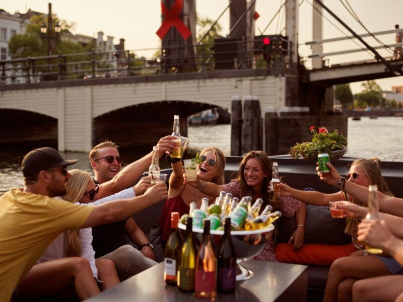 Amsterdam: Private BBQ Cruise with Personal Chef & Drinks - Exploring Amsterdam’s Famous Canals and Districts