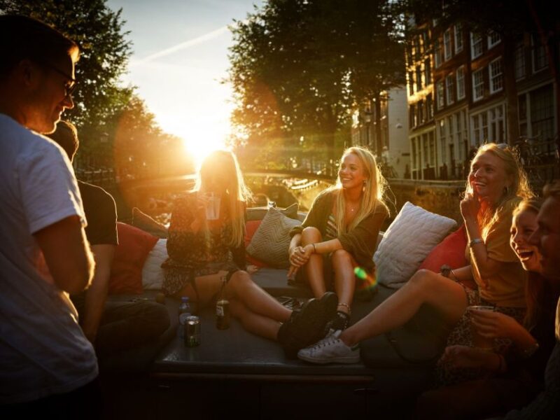 Amsterdam: Private BBQ Cruise with Personal Chef & Drinks - Drinks: Unlimited Beer, Wine, and Soft Drinks